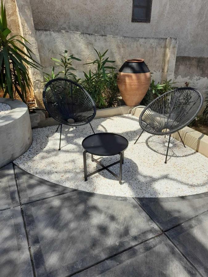Suite With Garden Agia Marina  エクステリア 写真