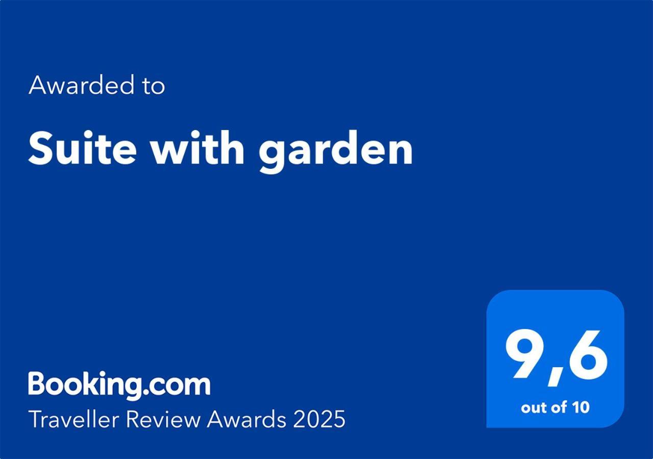Suite With Garden Agia Marina  エクステリア 写真